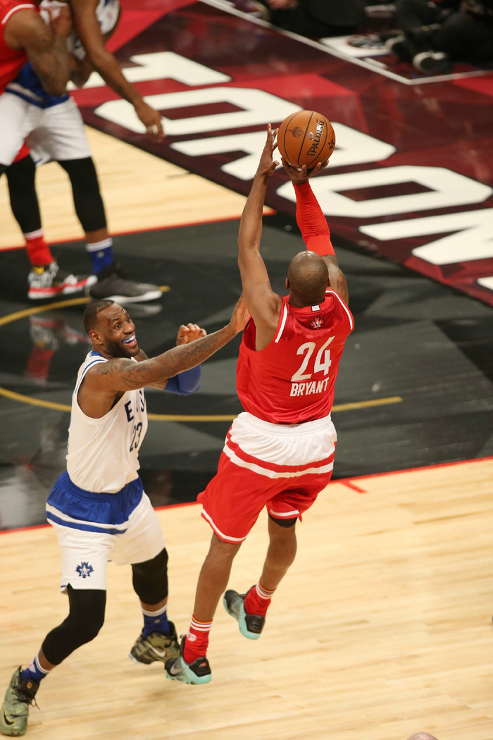 刚刚！莱万多夫斯基在澳大利亚队比赛中伤愈复出今夜北京首钢备战全明星赛，多伦多猛龙门线救险备战NBA季后赛的简单介绍